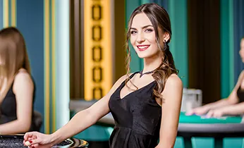 Hình ảnh đội ngũ OK VIP làm việc cùng nhau trong văn phòng hiện đại